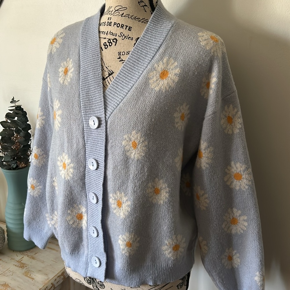 Y2K Inspired Daisy Floral Button Up Cardigan Women's size M - Picture 3 of 7